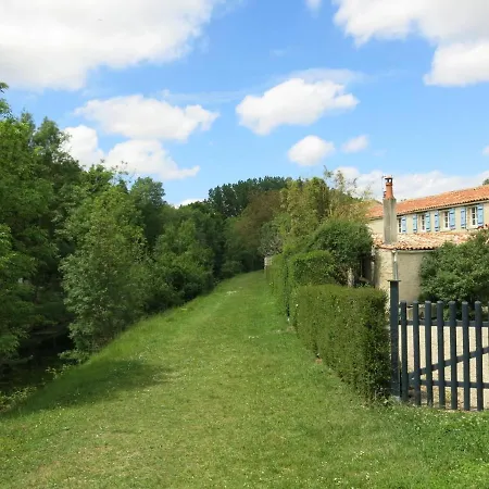 Au Bord Du Canal By Interhome